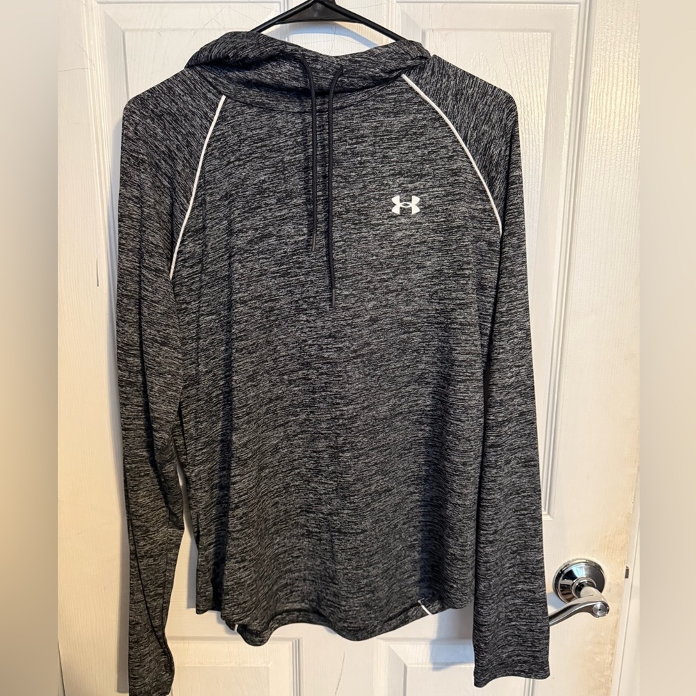 Under Armour Black and White Long Sleeve Pullover